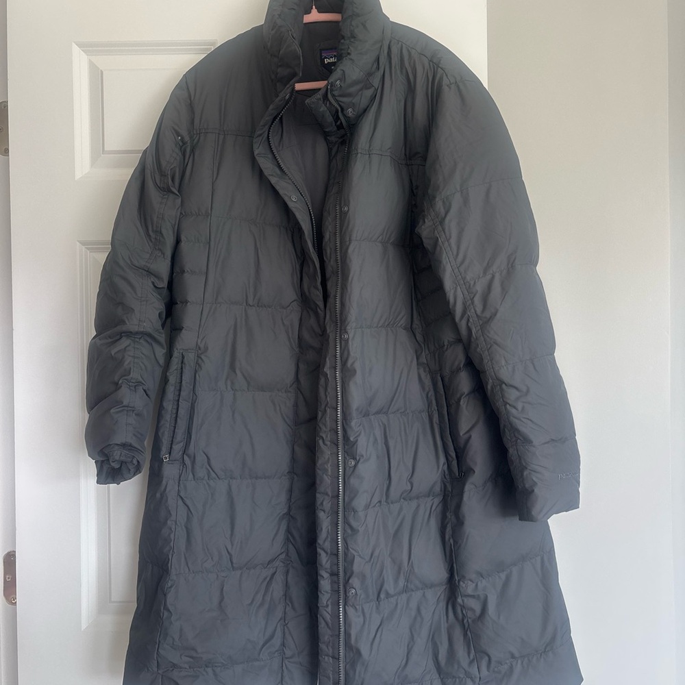 Patagonia Women's Dark Gray Puffer Coat